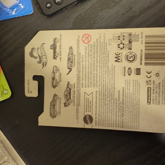 Mattel Hot Wheels Red and Gray Land Rover Pickup - Picture 2 of 3